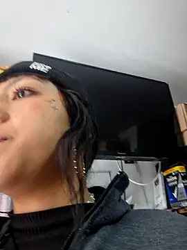 Snapshot of cute_hollywood chatting on 25, 5, 2026 cute hollywood online show from 25, 5, 2026