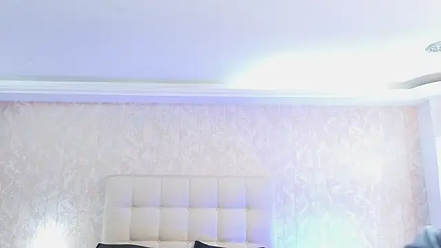 cute hollywood online show from 13, 4, 2026