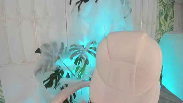 cute hollywood online show from 15, 10, 2025