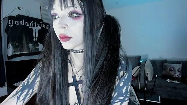 Snapshot of SophieHill_gh chatting on 28, 4, 2026 SophieHill gh online show from 28, 4, 2026