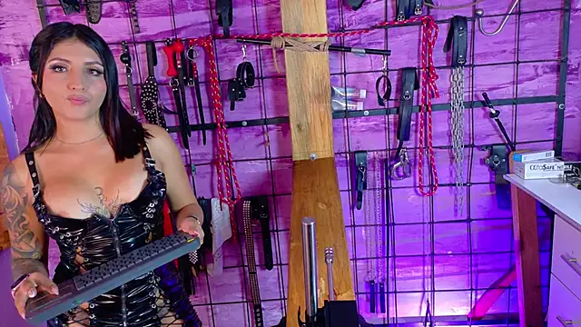 alexia aitanaa  online show from 9, 5, 2026
