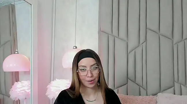 AudreyElla online show from 16, 1, 2025