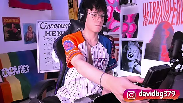 Snapshot of cinnamon_boyxxx chatting on 14, 3, 2025 cinnamon boyxxx online show from 14, 3, 2025