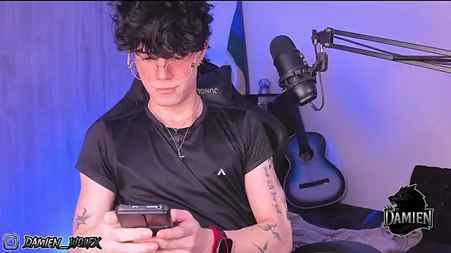 Snapshot of cinnamon_boyxxx chatting on 29, 9, 2025 cinnamon boyxxx online show from 29, 9, 2025