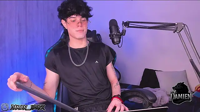 Snapshot of cinnamon_boyxxx chatting on 30, 9, 2025 cinnamon boyxxx online show from 30, 9, 2025