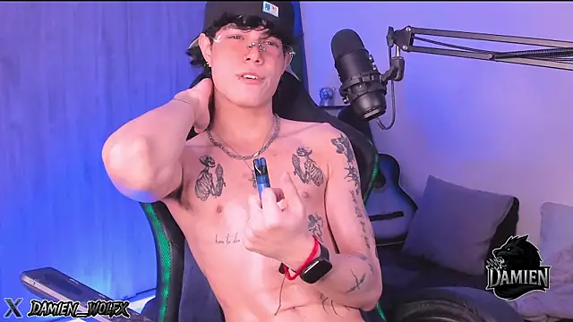 Snapshot of cinnamon_boyxxx chatting on 21, 9, 2025 cinnamon boyxxx online show from 21, 9, 2025