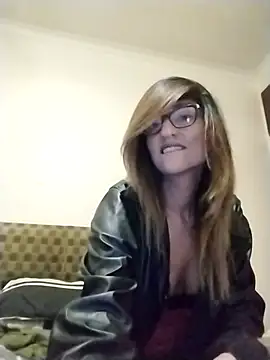 karmicQueen669 online show from 15, 4, 2026