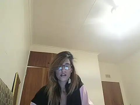 Snapshot of karmicQueen669 chatting on 29, 4, 2026 karmicQueen669 online show from 29, 4, 2026