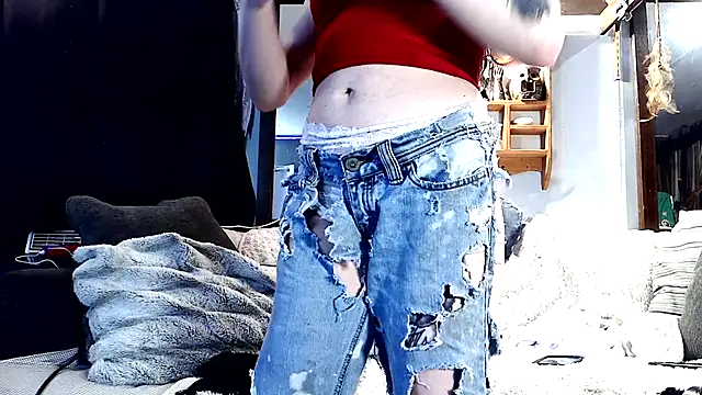 Snapshot of Genevieve143 chatting on 9, 5, 2026 Genevieve143 online show from 9, 5, 2026