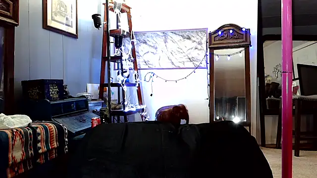 Genevieve143 online show from 8, 11, 2025