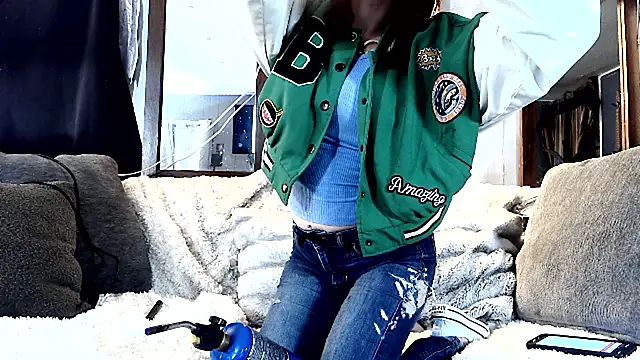 Snapshot of Genevieve143 chatting on 8, 5, 2026 Genevieve143 online show from 8, 5, 2026