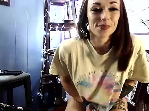 Snapshot of Genevieve143 chatting on 16, 6, 2026 Genevieve143 online show from 16, 6, 2026