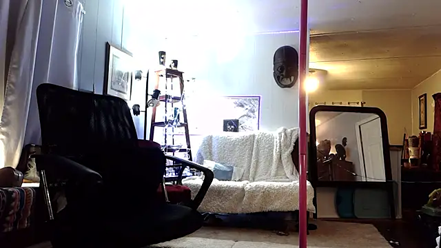 Snapshot of Genevieve143 chatting on 20, 2, 2026 Genevieve143 online show from 20, 2, 2026