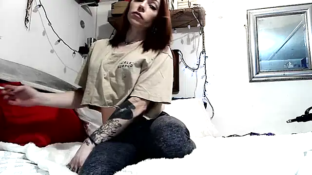 Genevieve143 online show from 26, 4, 2026