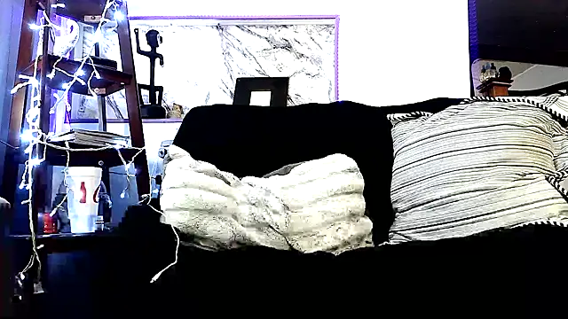Snapshot of Genevieve143 chatting on 22, 5, 2026 Genevieve143 online show from 22, 5, 2026