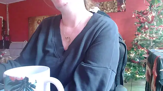 cruellaculdenfer67 online show from 4, 12, 2025