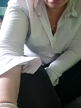 cruellaculdenfer67 online show from 13, 2, 2026