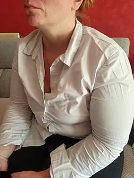 cruellaculdenfer67 online show from 15, 10, 2025