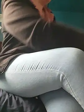 cruellaculdenfer67 online show from 15, 4, 2026