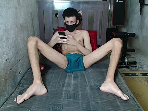skinnyboy1000 online show from 24, 9, 2025