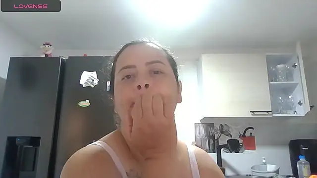 saramartinez1000 online show from 3, 6, 2026