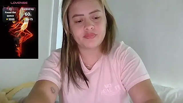 Snapshot of saramartinez1000 chatting on 7, 3, 2025 saramartinez1000 online show from 7, 3, 2025