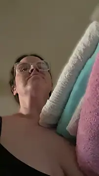 velvetta  online show from 18, 4, 2026