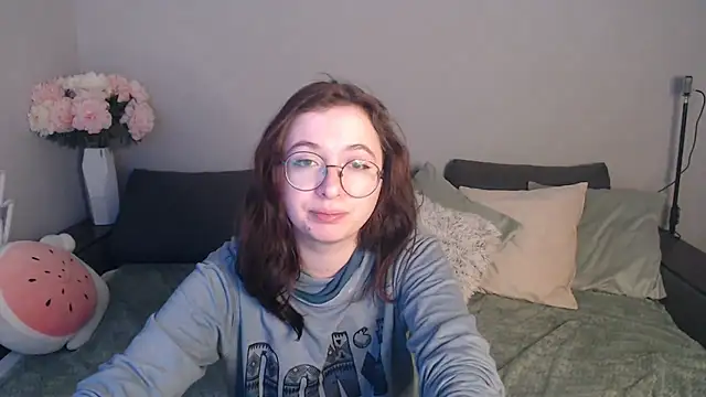 Mini Diva online show from 16, 3, 2025