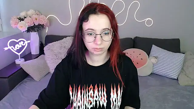 Mini Diva online show from 5, 11, 2025