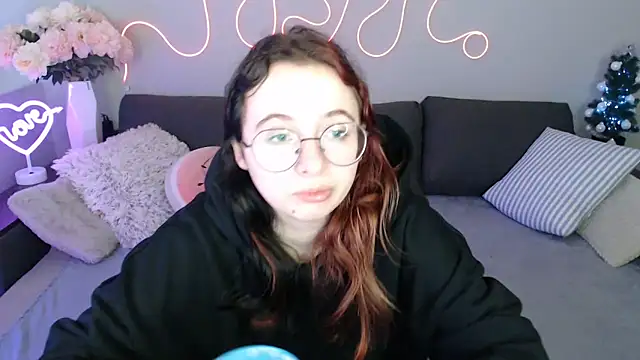 Mini Diva online show from 22, 12, 2025