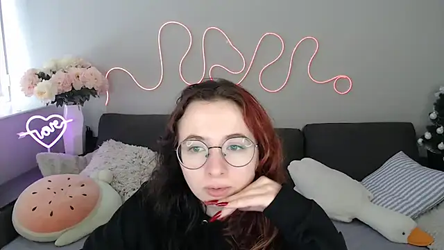 Mini Diva online show from 23, 2, 2026