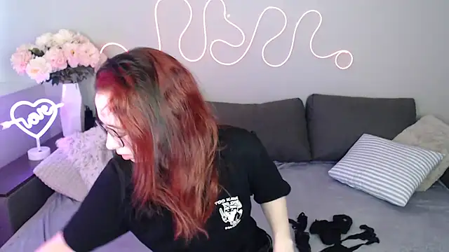 Mini Diva online show from 18, 11, 2025