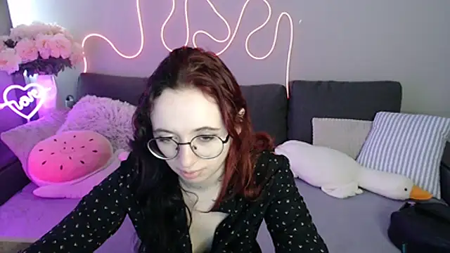 Snapshot of Mini_Diva chatting on 27, 6, 2026 Mini Diva online show from 27, 6, 2026