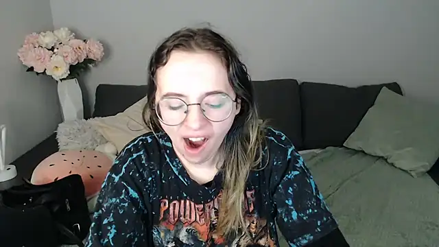 Mini Diva online show from 26, 10, 2025