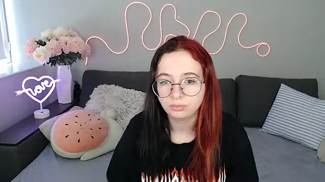 Mini Diva online show from 14, 11, 2025