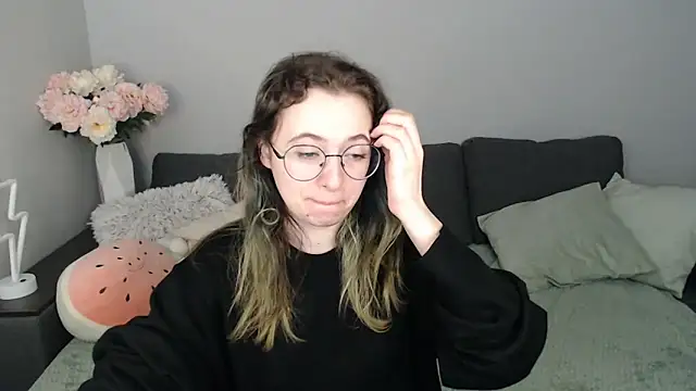 Mini Diva online show from 10, 10, 2025