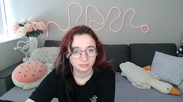 Mini Diva online show from 1, 3, 2026