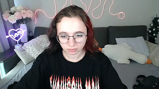 Mini Diva online show from 21, 4, 2026