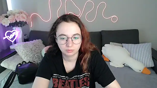 Mini Diva online show from 18, 5, 2026