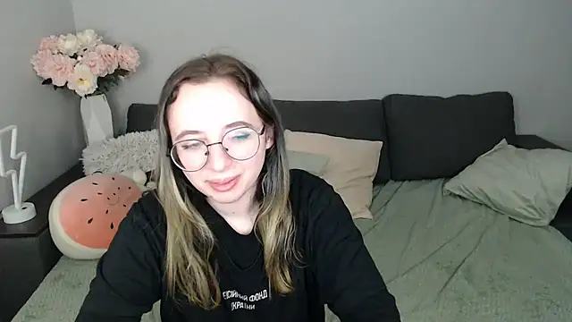 Mini Diva online show from 12, 10, 2025