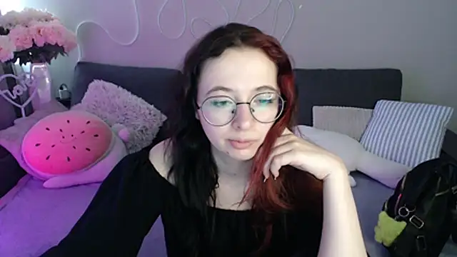 Snapshot of Mini_Diva chatting on 6, 7, 2026 Mini Diva online show from 6, 7, 2026