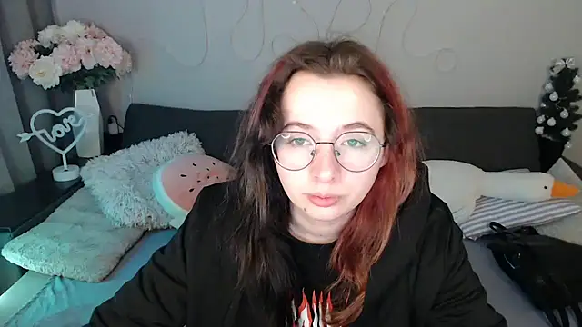 Mini Diva online show from 8, 4, 2026