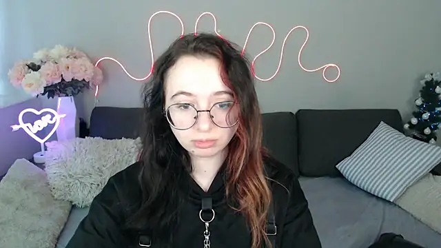 Mini Diva online show from 7, 1, 2026