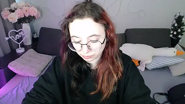 Mini Diva online show from 4, 4, 2026