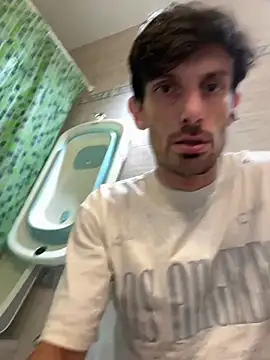 nicolaaaaas online show from 4, 2, 2026