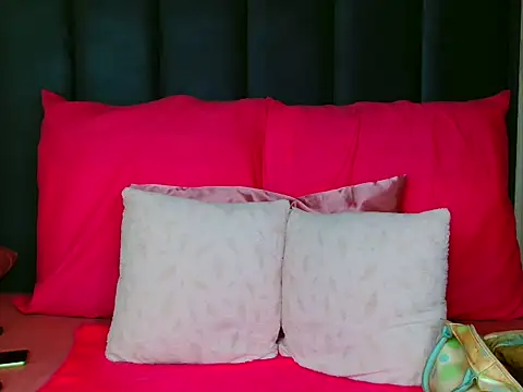 Kiaralane xx online show from 19, 9, 2025