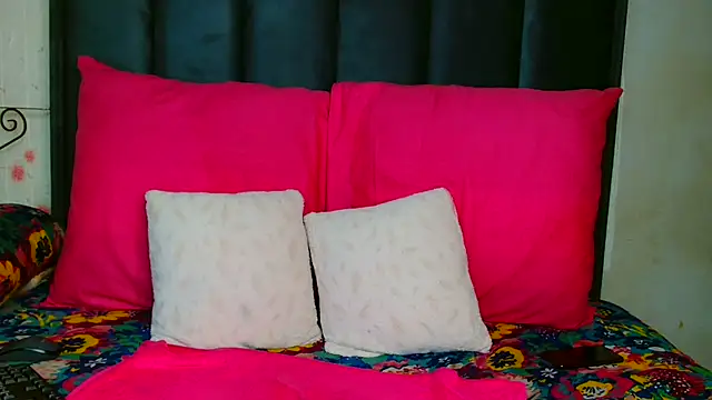 Kiaralane xx online show from 7, 2, 2025