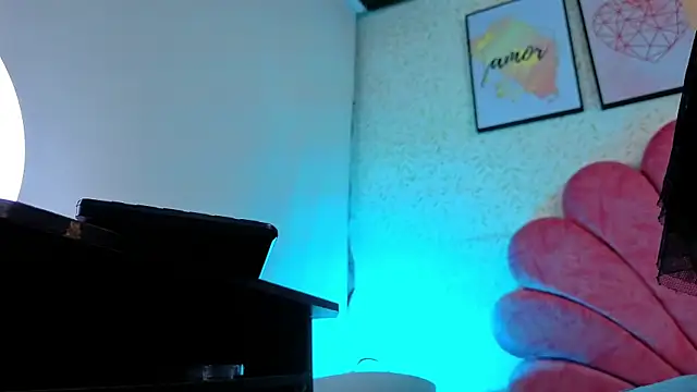 luly pink online show from 24, 6, 2026