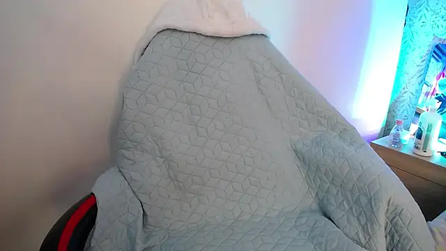 luly pink online show from 2, 12, 2025