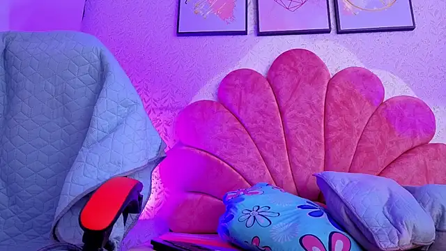 luly pink online show from 18, 7, 2026